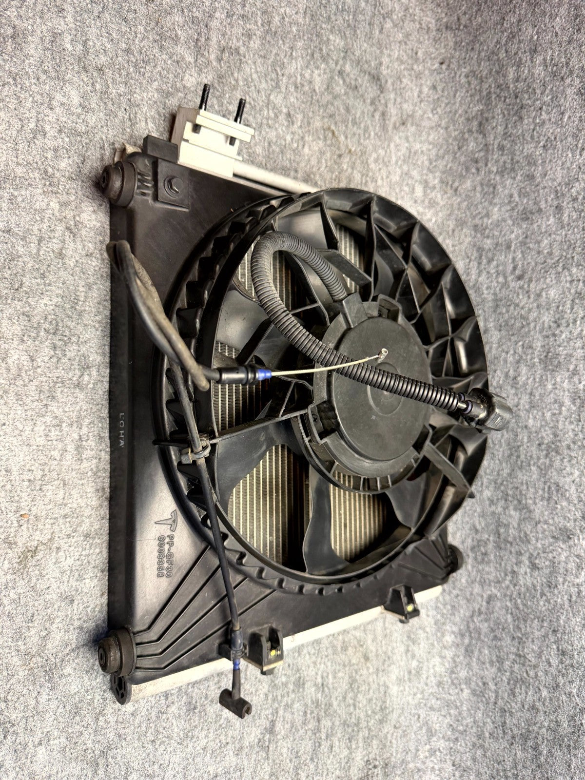 ♦️2012-2020 TESLA MODEL S RIGHT COOLING FAN SHROUD W/ CONDENCER OEM 6008357-00-F