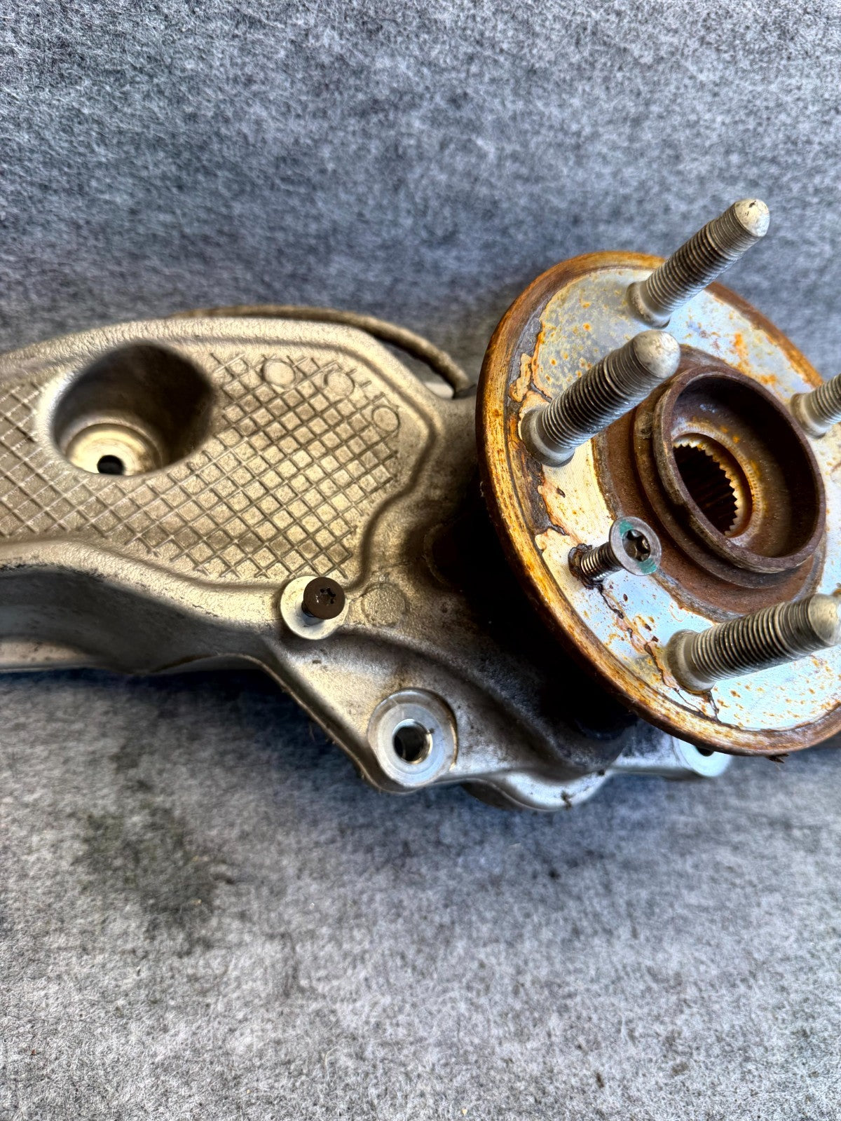 ♦️2012 - 2020 TESLA MODEL S FRONT RIGHT SIDE KNUCKLE WHEEL HUB OEM, 1030606-00-D
