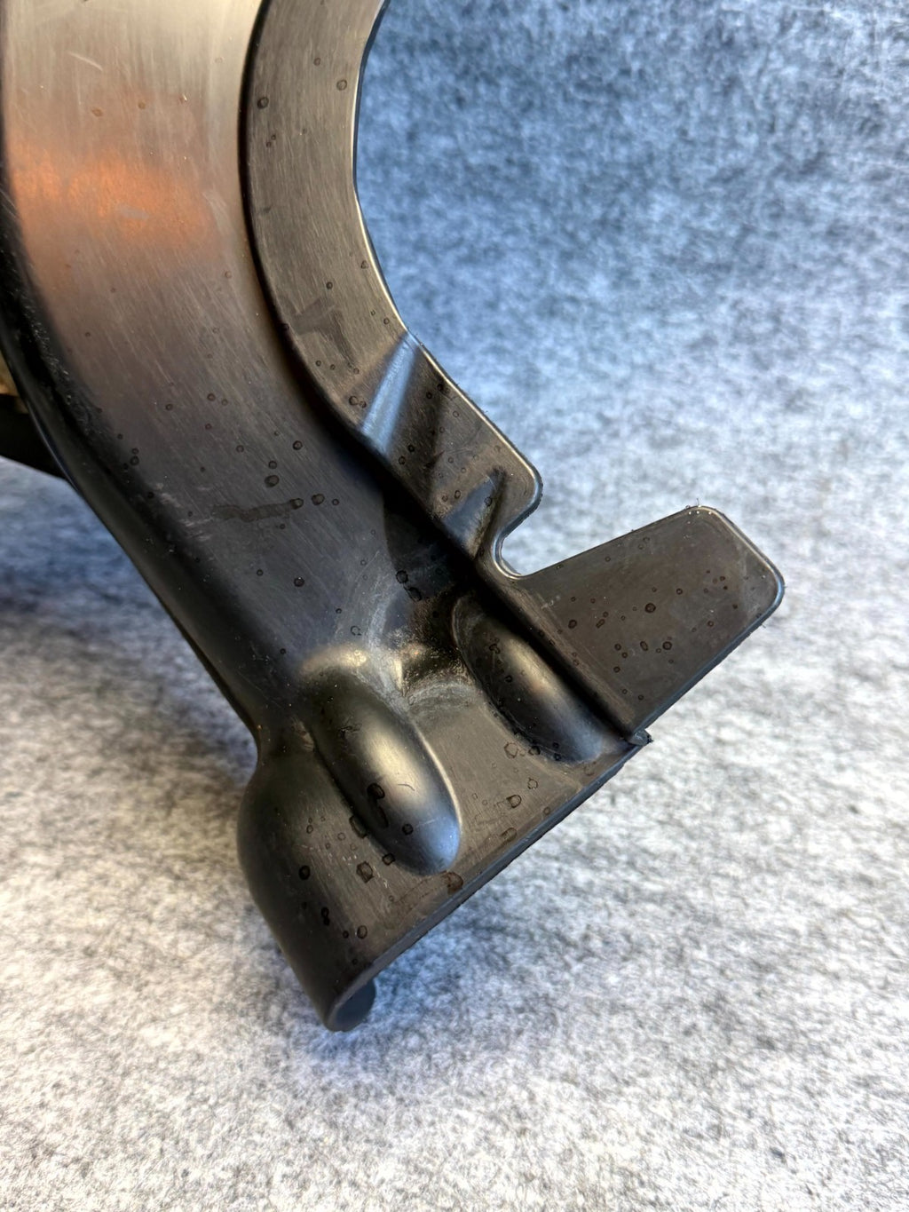 ♦️16–20 TESLA MODEL S FRONT RIGHT STRUT SHOCK TOWER CAP COVER OEM, 1060510-00-B