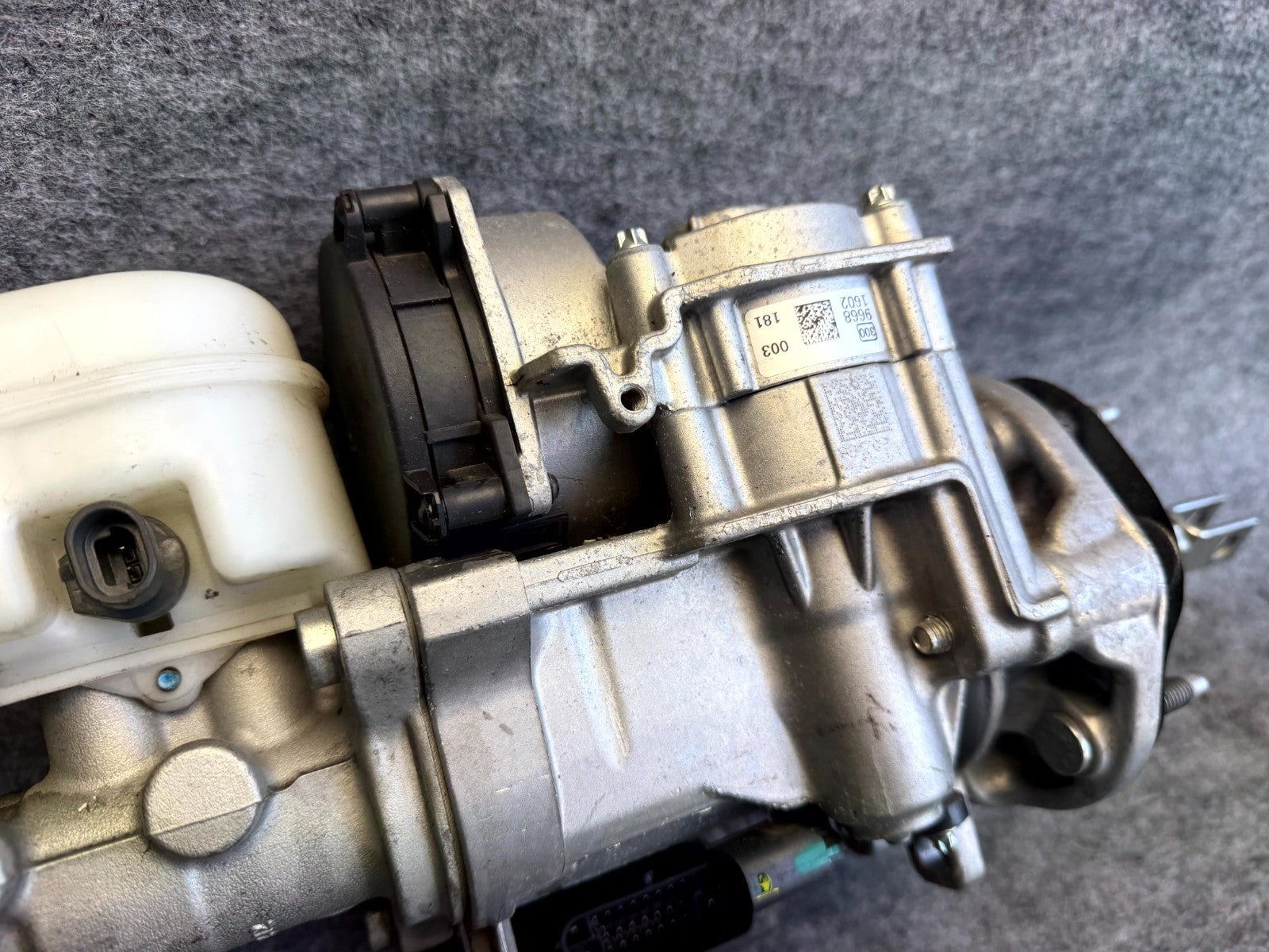 ♦️12-20 TESLA MODEL S BRAKE BOOSTER MASTER CYLINDER W/ RESERVOIR OEM, 103712300B