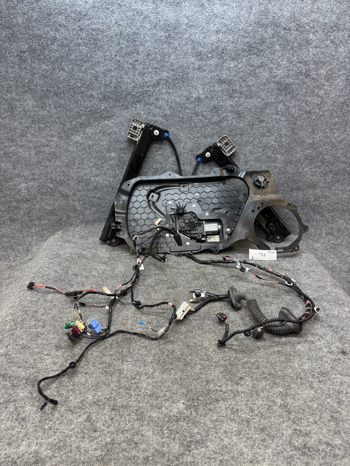 17-23 Model 3 Front Left Door Window Glass Regulator & Motor LH 1096620-10-F