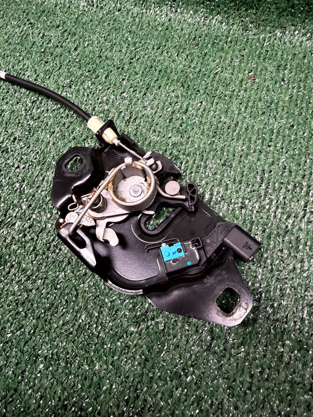 ♦️2020-2024 TESLA MODEL Y/3 FRONT HOOD LATCH LOCK ACTUATOR OEM, 1500397-00-E