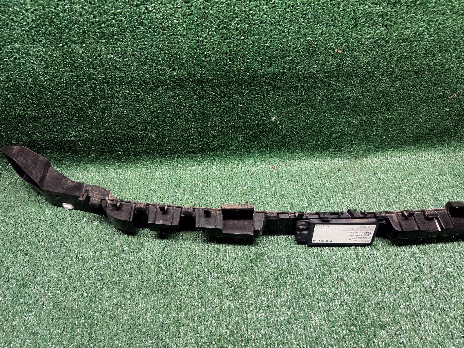 ♦️20–23 TESLA MODEL Y REAR BUMPER SUPPORT BRACKET W/ ANTENNA OEM, 1508179-00-C