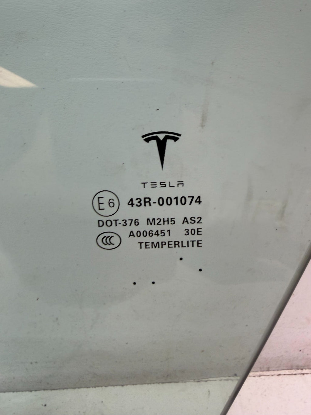 2012-2020 Tesla Model S Front Left Driver Side Door Window Glass OEM 43R-001074