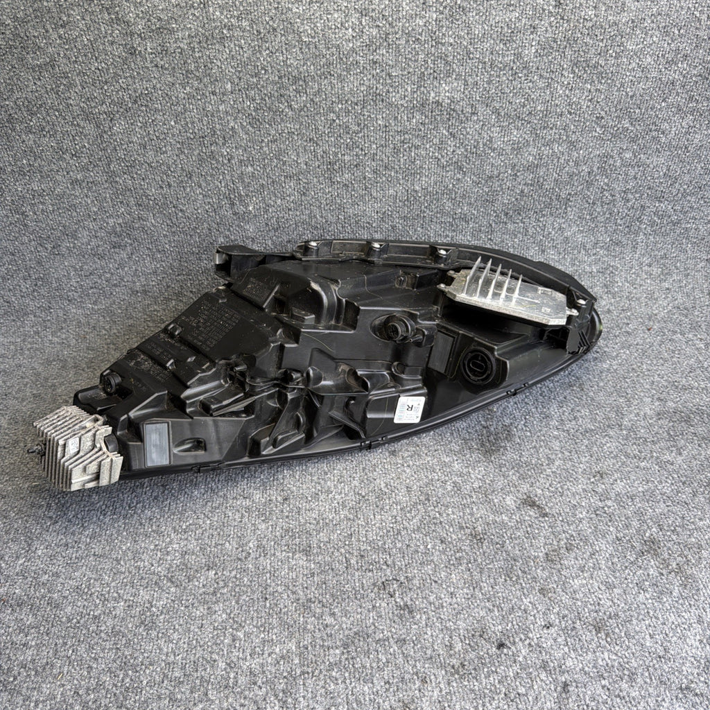 2017-2020 TESLA MODEL 3-Y HEADLIGHT RIGHT PASSENGER  1077372-00-L LED OEM