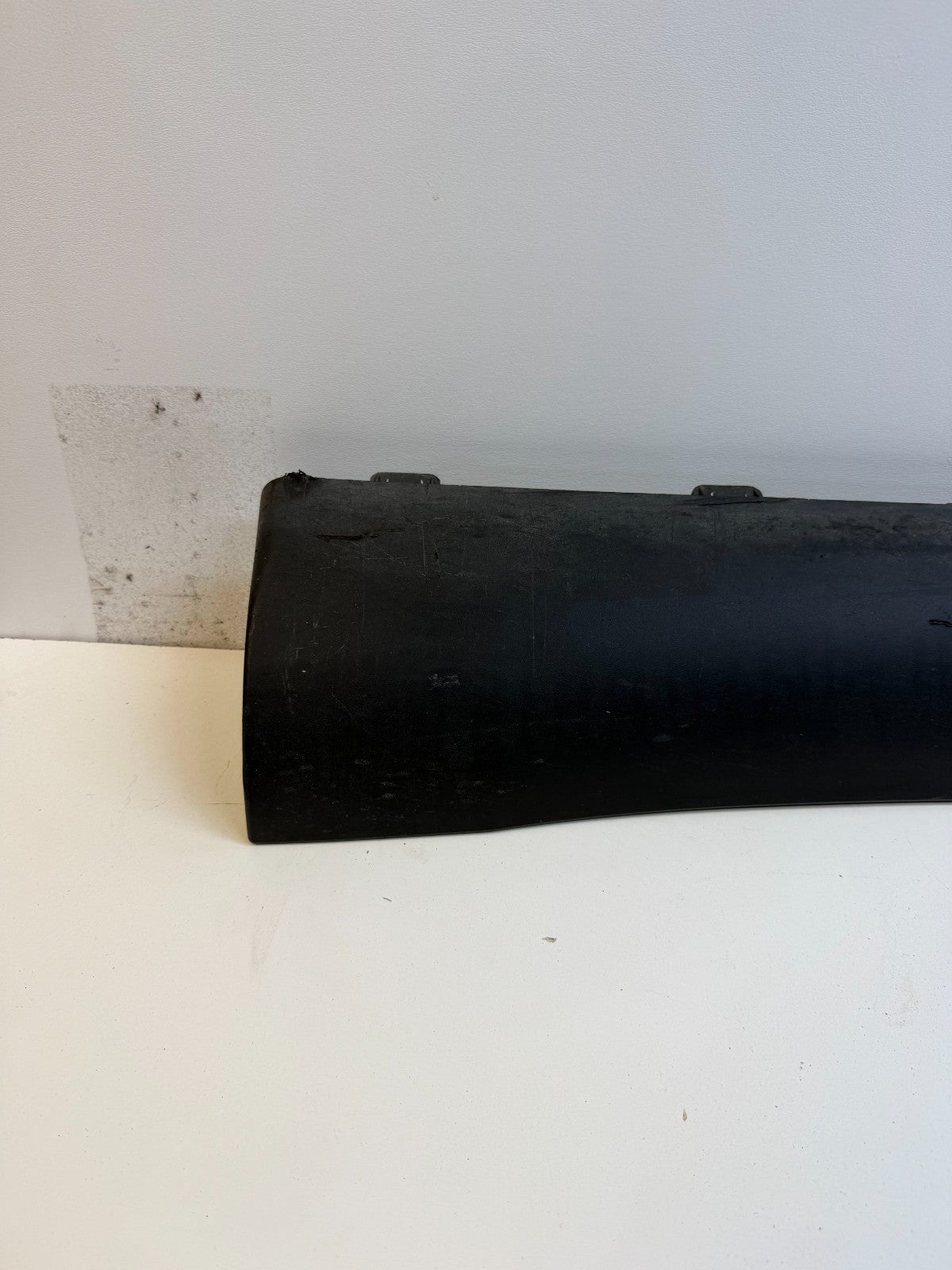 2020-24 TESLA MODEL Y RIGHT SIDE ROCKER MOLDING COVER PANEL 1497744-00-B