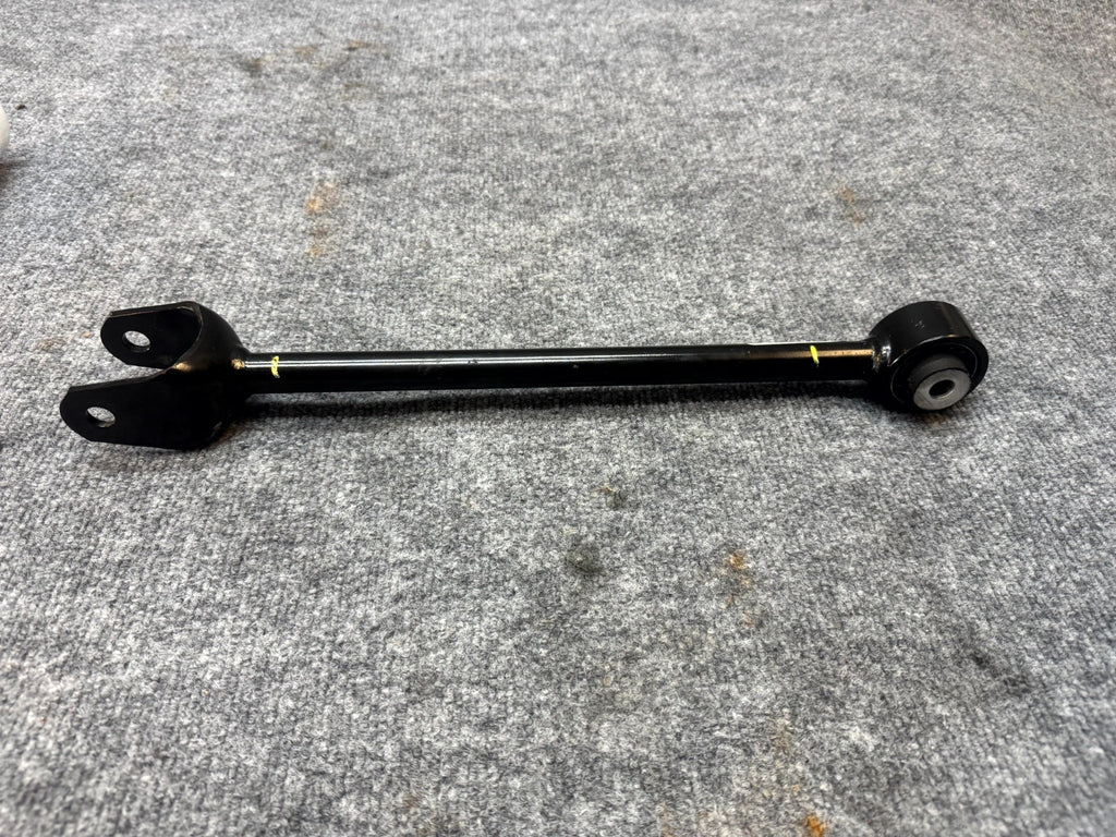 2020 - 2024 TESLA MODEL Y REAR RIGHT / LEFT LOWER CONTROL ARM OEM, 1044441-00-F
