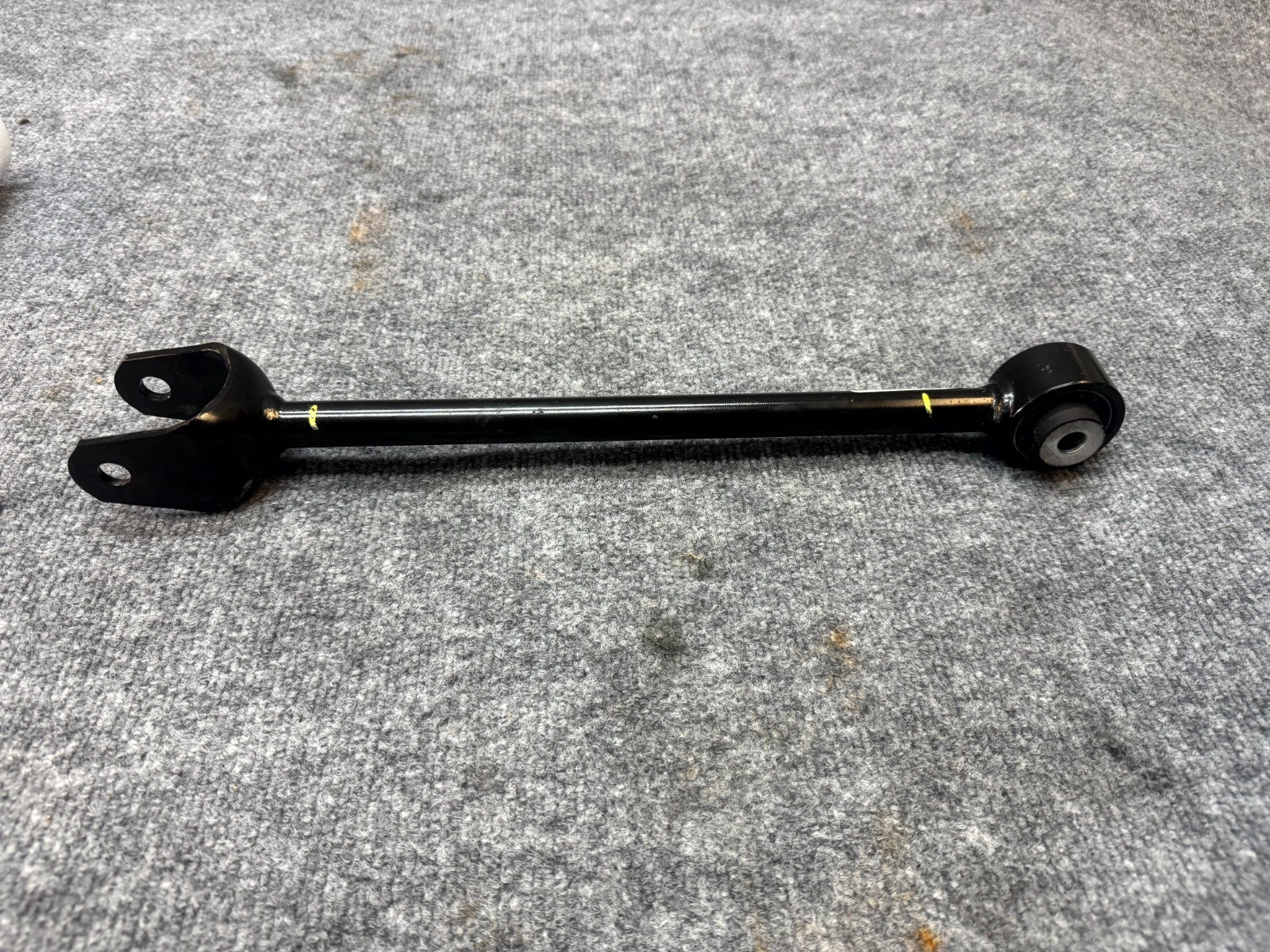 2020 - 2024 TESLA MODEL Y REAR RIGHT / LEFT LOWER CONTROL ARM OEM, 1044441-00-F