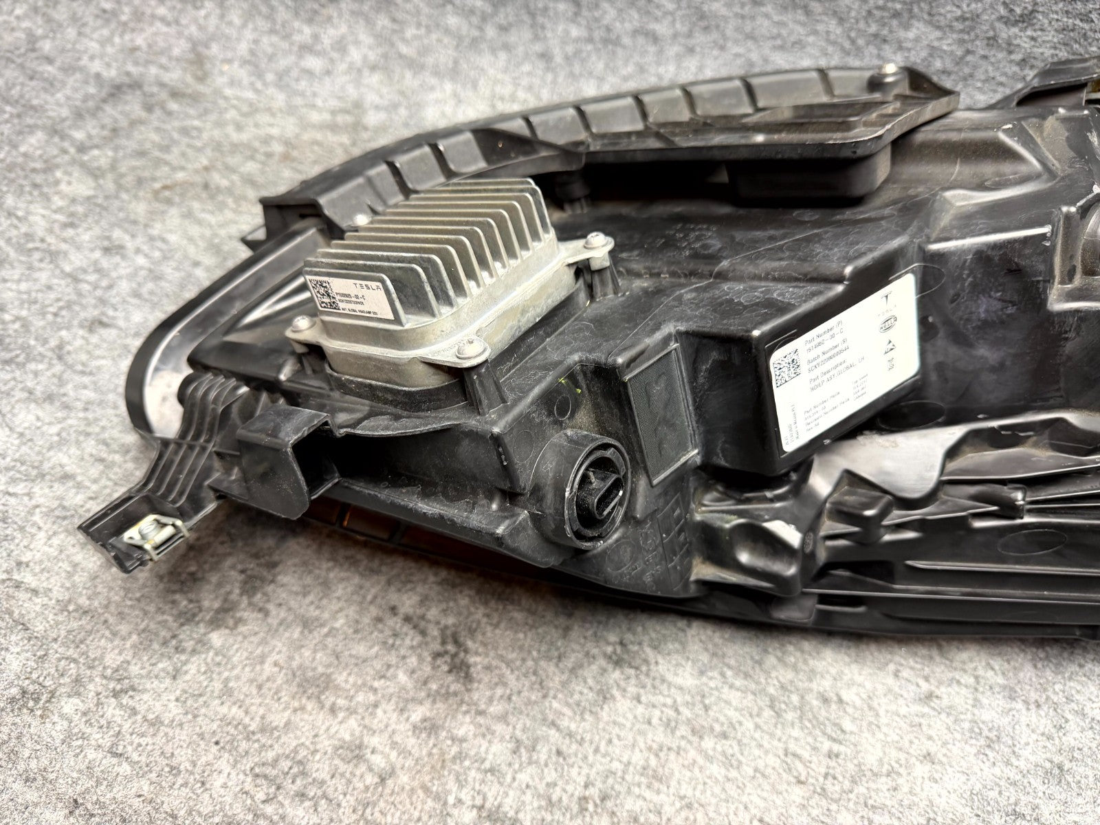 ♦️2021–2023 TESLA MODEL 3 FRONT LEFT SIDE HEADLIGHT ASSEMBLY OEM, 1514952-00-C