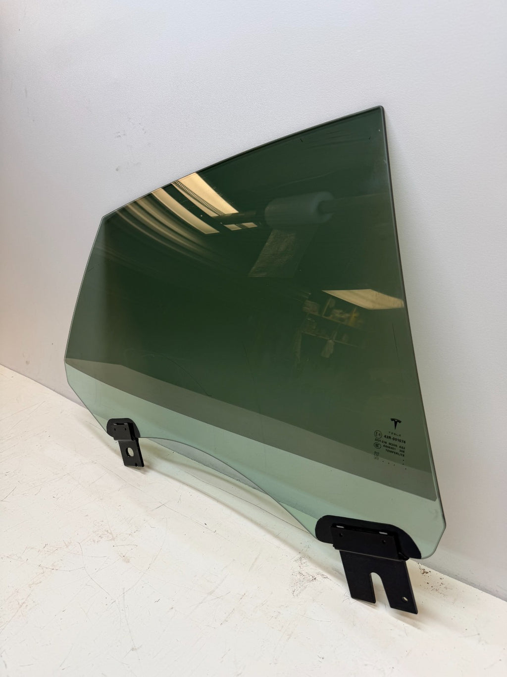 2012-2020 Tesla Model S Rear Passenger Side Door Window Glass 43R-001074