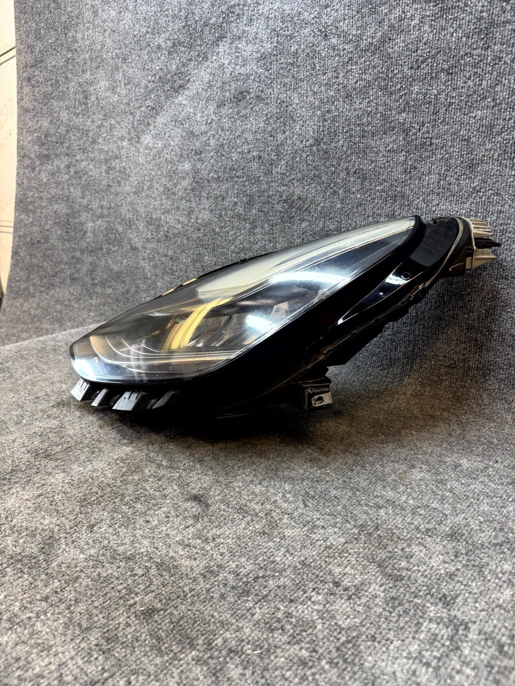 2017-2023 TESLA MODEL 3 FRONT LEFT DRIVER SIDE HEADLIGHT LAMP OEM, 1077371-00-G