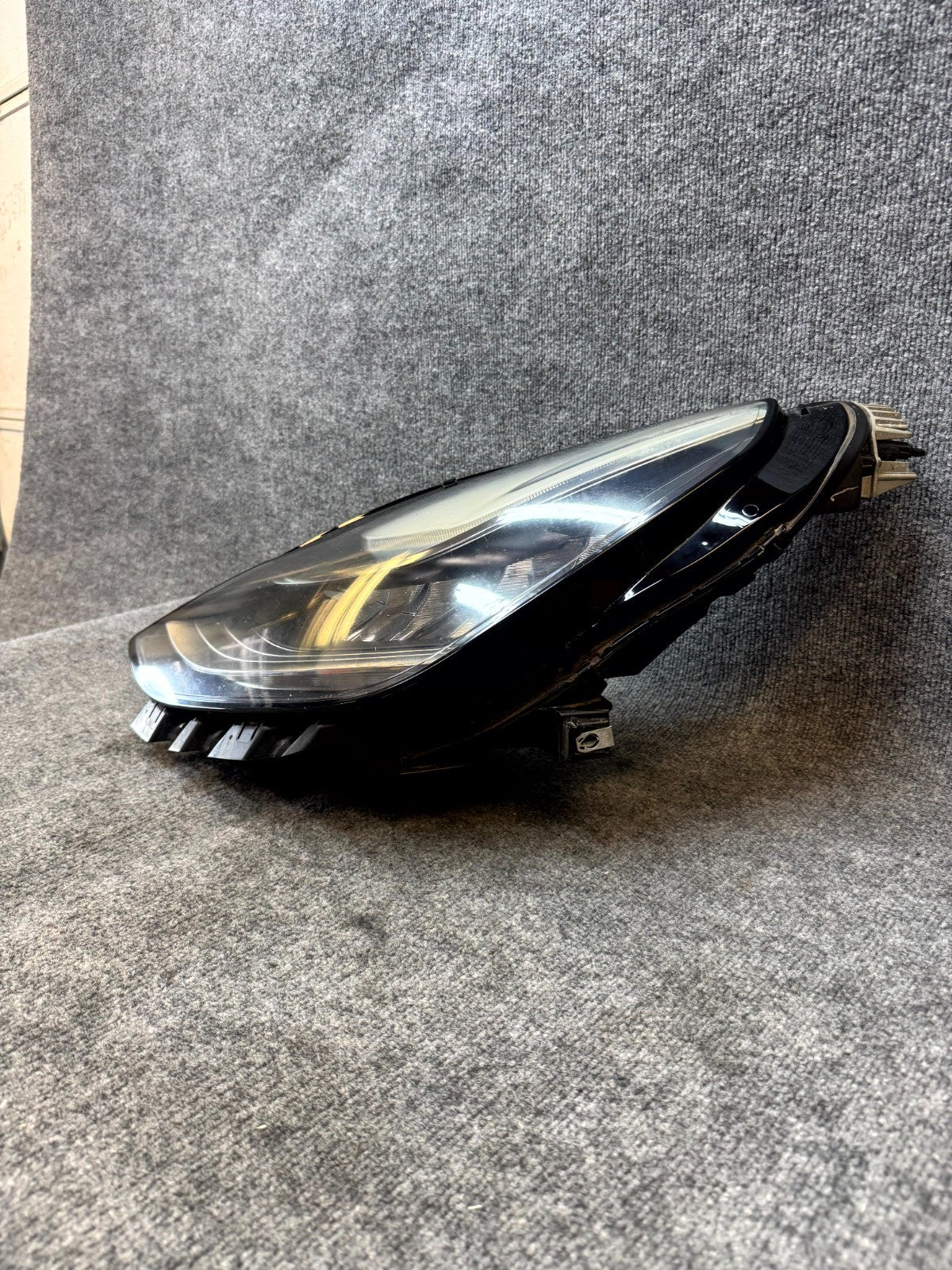 2017-2023 TESLA MODEL 3 FRONT LEFT DRIVER SIDE HEADLIGHT LAMP OEM, 1077371-00-G