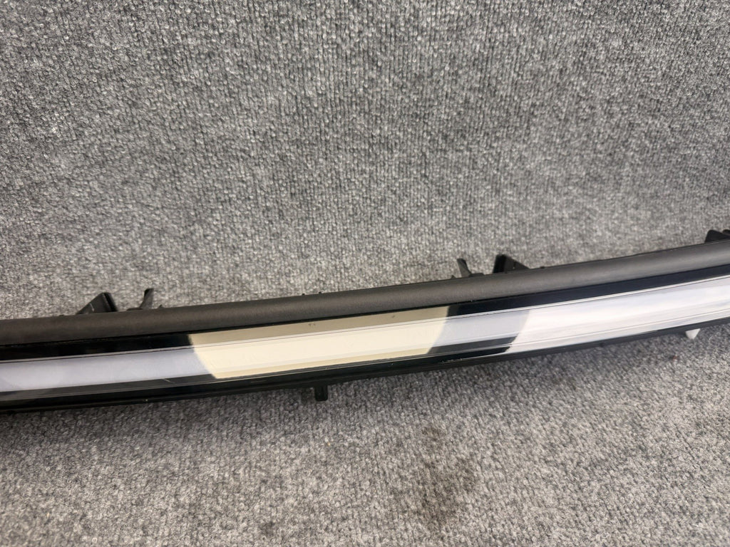 OEM 2025-2026 Tesla Model Y Front LED Light Bar Lamp Assembly 2038294-00-E