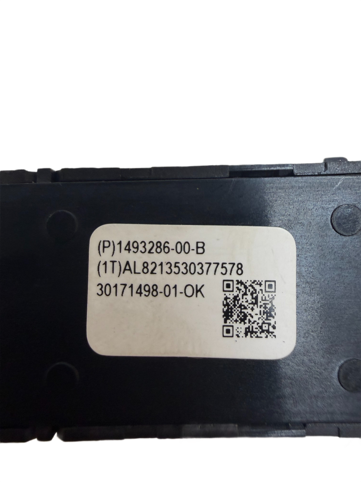 2016-2020 Tesla Model Y Rear Left Driver Side Seat Switch Control 1493286-00-B
