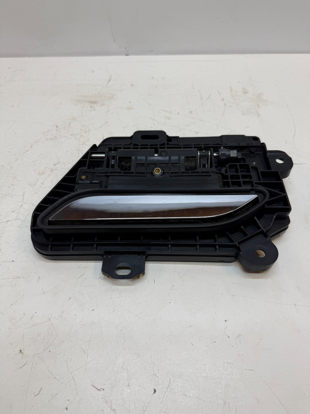 2016-2020 Tesla Model S Rear Left Driver Side Exterior Door Handle 1100299-00-A