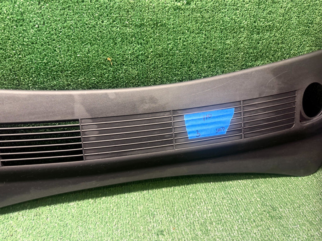 ♦️17 – 23 TESLA MODEL 3 FRONT WINDSHIELD WIPER COWL VENT PANEL OEM, 1081675-00-E