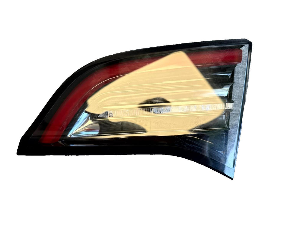 ♦️2017-2023 TESLA MODEL 3 REAR RIGHT SIDE INNER TAIL LIGHT LAMP OEM, 1077404