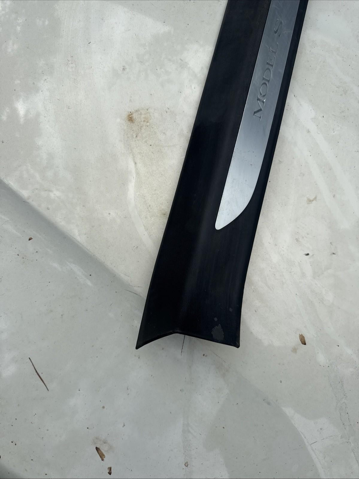♦️2012-2015 TESLA MODEL S FRONT RIGHT LOWER PILLAR BOTTOM COVER OEM, 103039400C