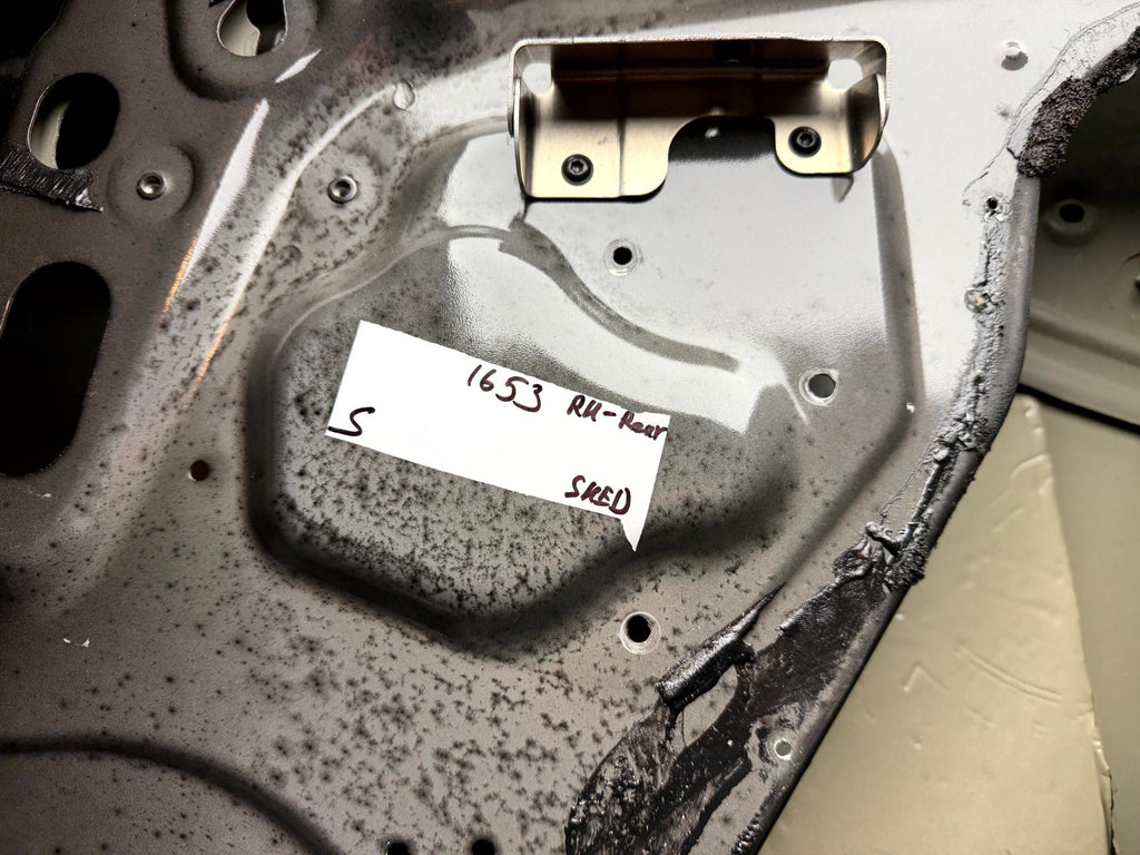 ♦️2012 - 2020 TESLA MODEL S REAR RIGHT SIDE DOOR SHELL PANEL OEM, 6006566 E0 H