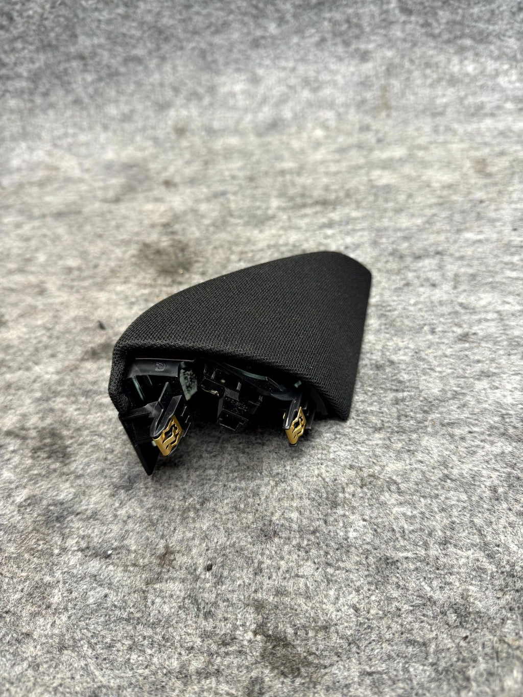♦️17-23 TESLA MODEL 3 FRONT RIGHT SIDE DOOR CORNER TWEETER TRIM OEM 1784662-00-A