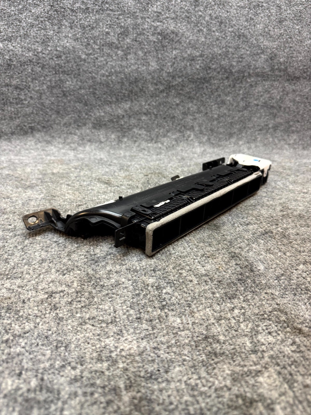 2017–2023 TESLA MODEL 3 FRONT LEFT AIR VENT GRILLE COVER TRIM OEM, 1083320-00-G