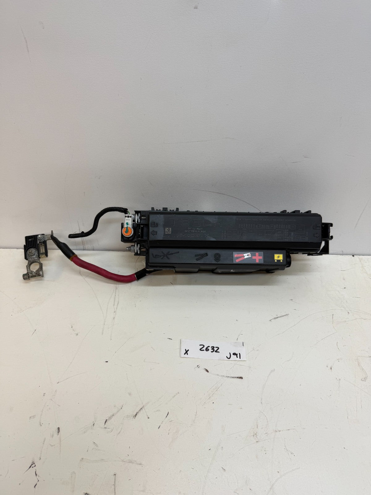 2012-20 Tesla Model X Front Trunk Frunk Fuse Relay Box Module Unit 1034405-02-C