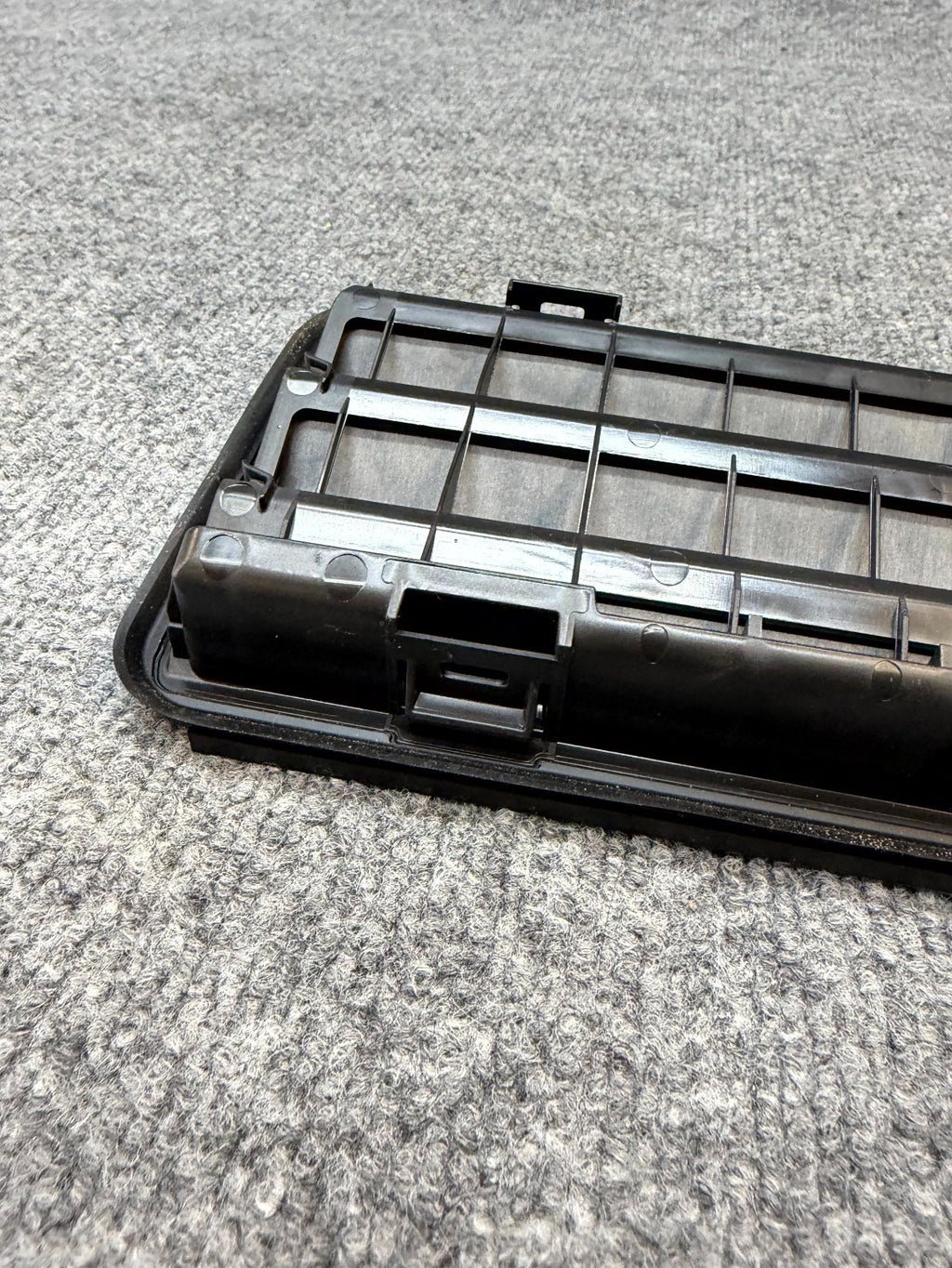 2017-2023 TESLA MODEL Y/3 AIR EXTRACTOR CABIN VENT GRILLE BLACK OEM, 109875100C