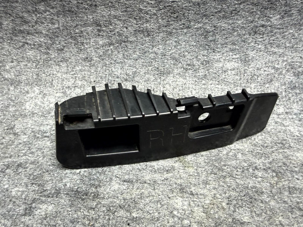 ♦️2017 - 2023 TESLA MODEL 3 RIGHT SIDE BUMPER BRACKET PLASTIC OEM, 1083993-00-D