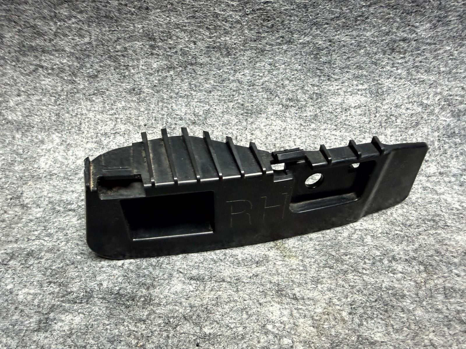 ♦️2017 - 2023 TESLA MODEL 3 RIGHT SIDE BUMPER BRACKET PLASTIC OEM, 1083993-00-D