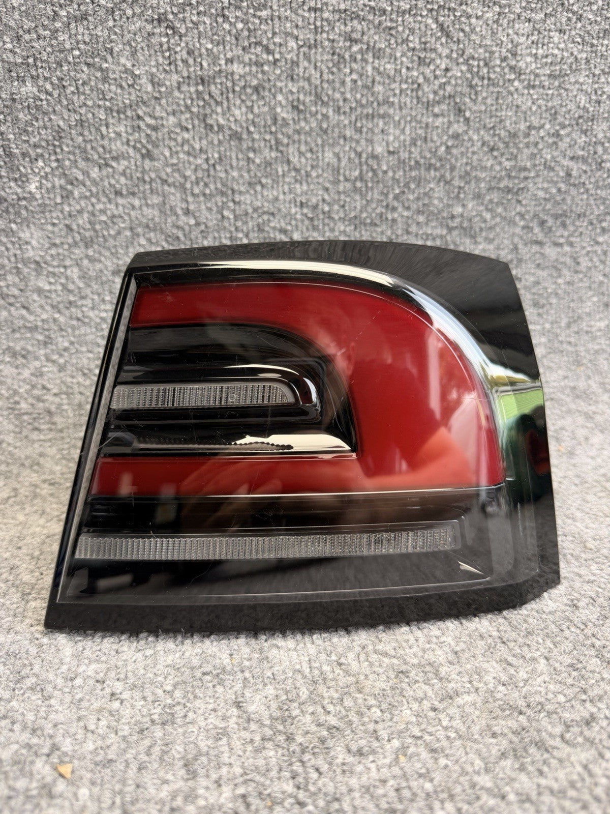2021-2025 TESLA MODEL S RIGHT REAR PASSENGER TAIL LIGHT LAMP 1563721-00-C OEM