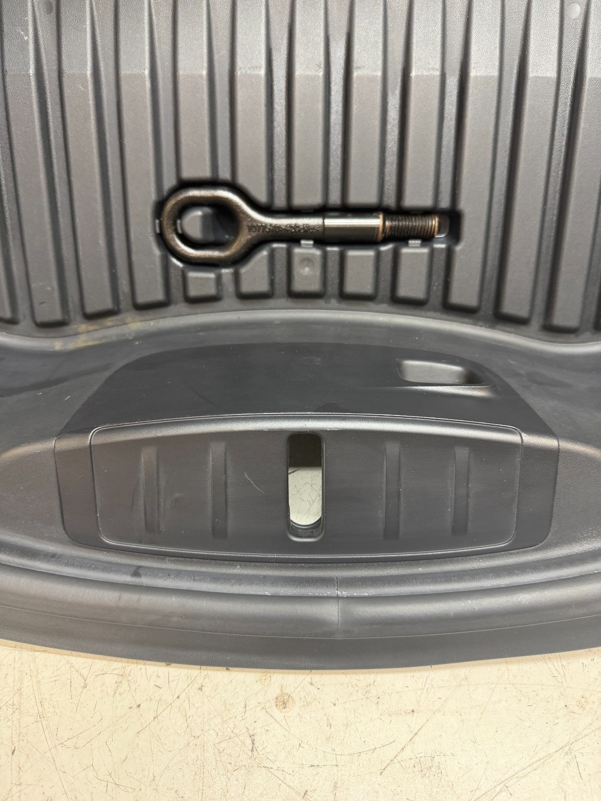2017-2023 TESLA MODEL 3 FRONT TRUNK FLOOR STORAGE TRAY COMPARTMENT 1526738-00-B