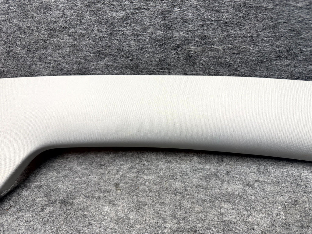 ♦️2017-2023 TESLA MODEL 3 FRONT RIGHT WINDSHIELD A PILLAR TRIM OEM, 1086241-91-J