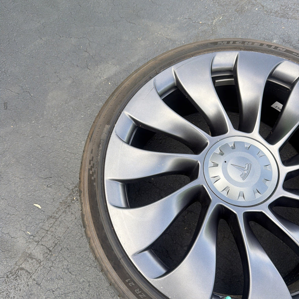 20-24 Tesla Model Y Front Uberturbine Wheel Rim 21" 21x9.5 w/ Tire 1188226-00-B