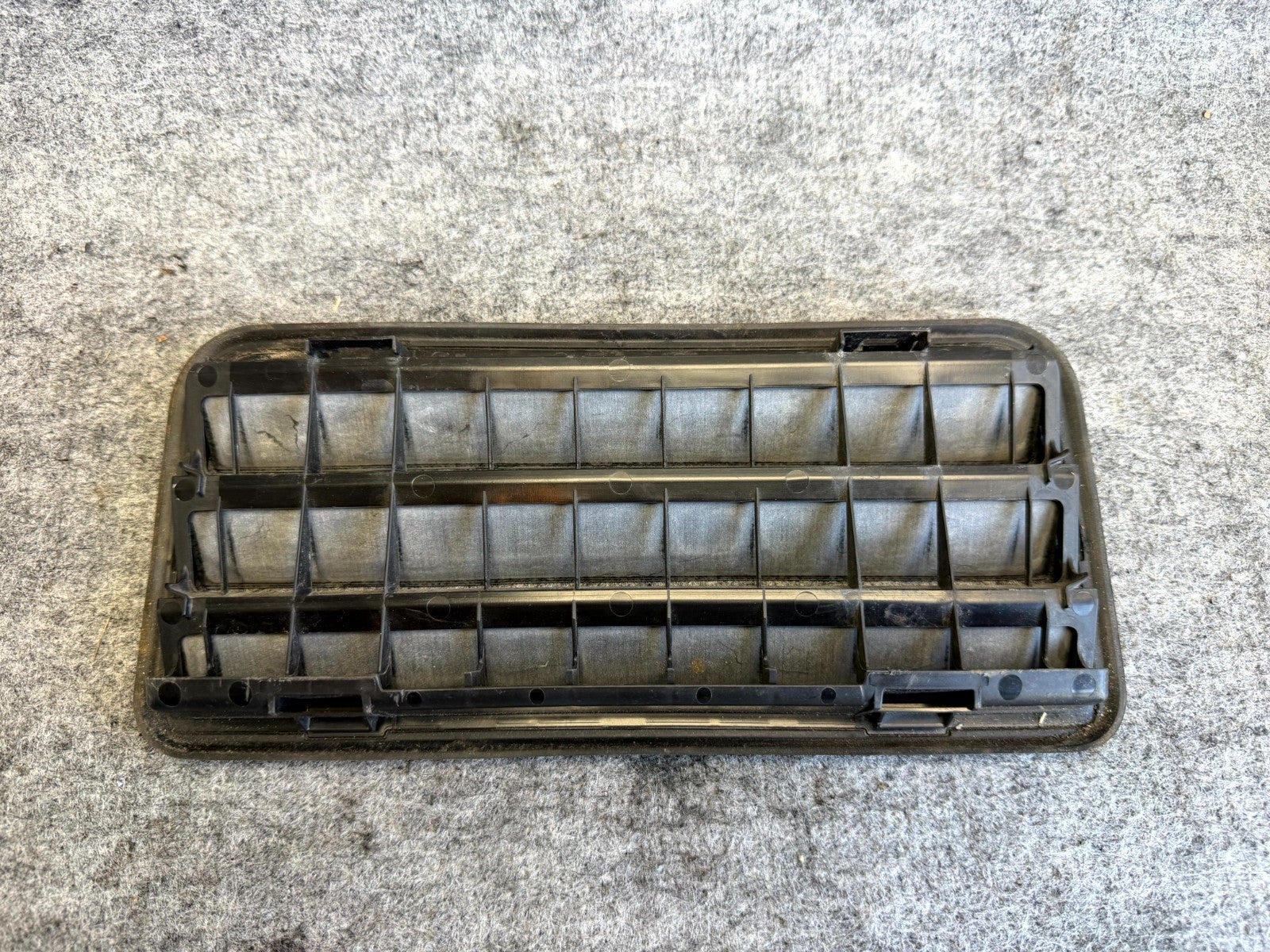 ♦️2017-2023 TESLA MODEL 3 AIR EXTRACTOR CABIN VENT GRILLE OEM, 1098751-00-C