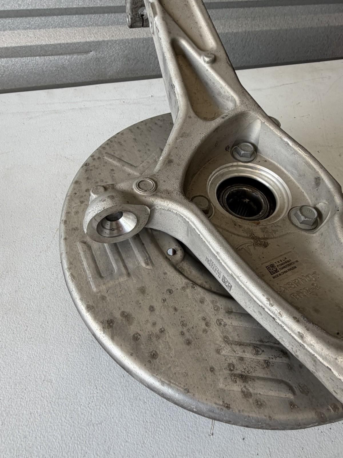 ♦️2017-2023 TESLA MODEL 3 FRONT RIGHT SIDE SPINDLE KNUCKLE HUB OEM, 1044316-00-E