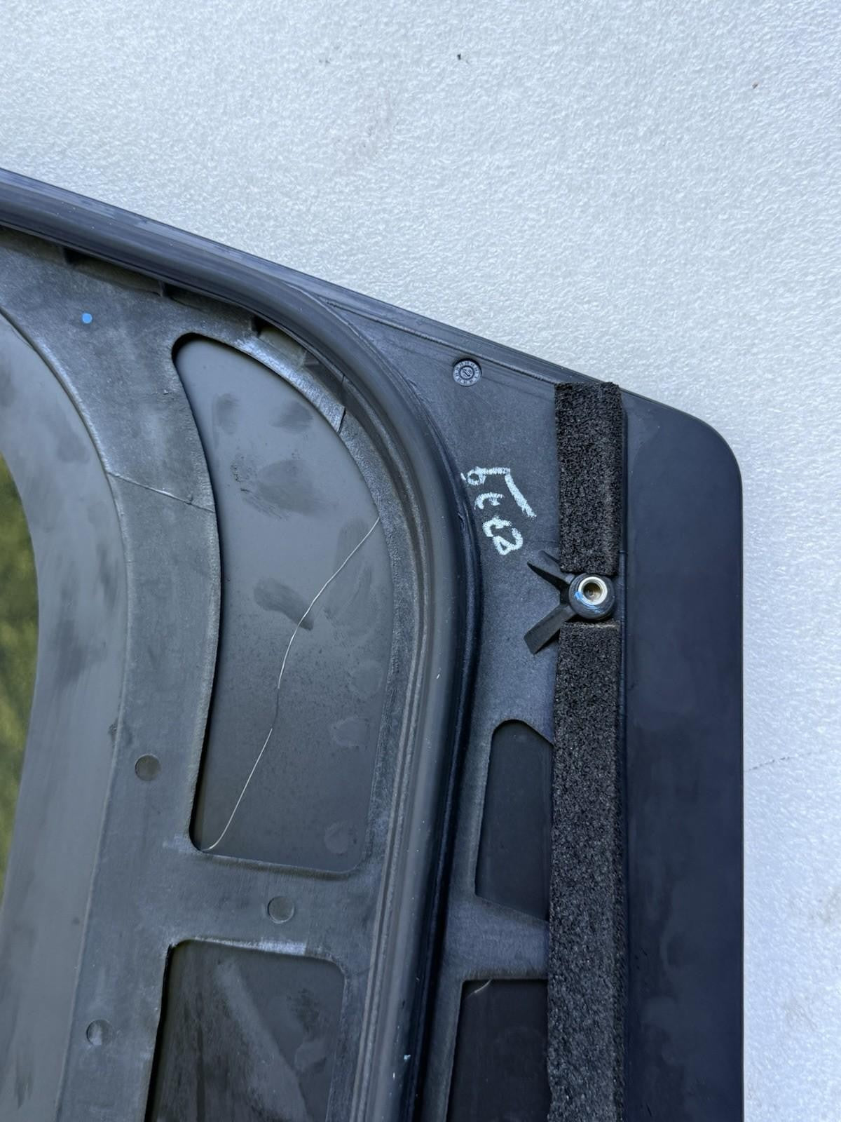 ♦️16-20 TESLA MODEL X REAR RIGHT SIDE DOOR QUARTER WINDOW GLASS OEM, 105527500G