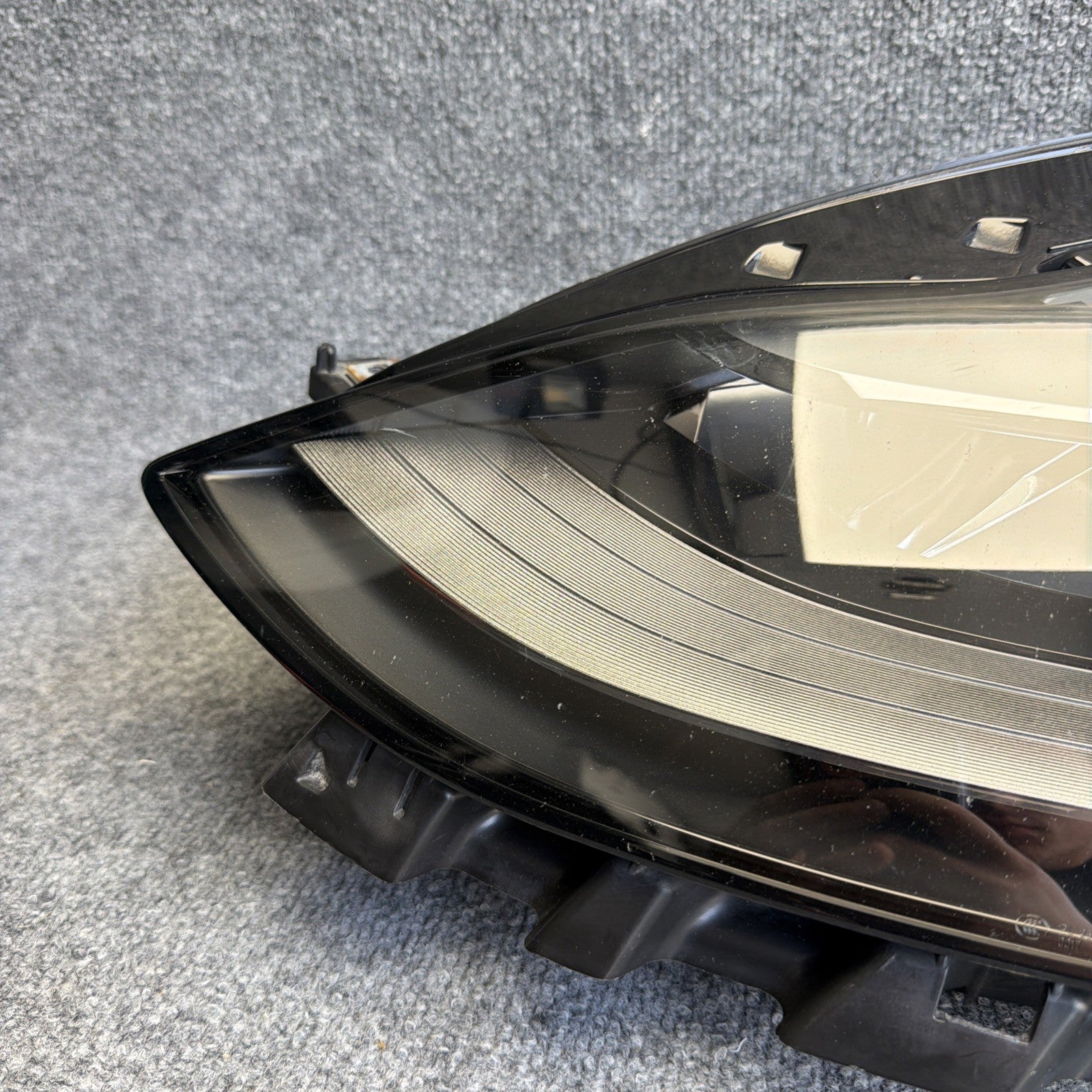 2021-2023 TESLA MODEL 3 Y LEFT HEADLIGHT PROJECTOR MATRIX 2ND GEN 1514952-00-C