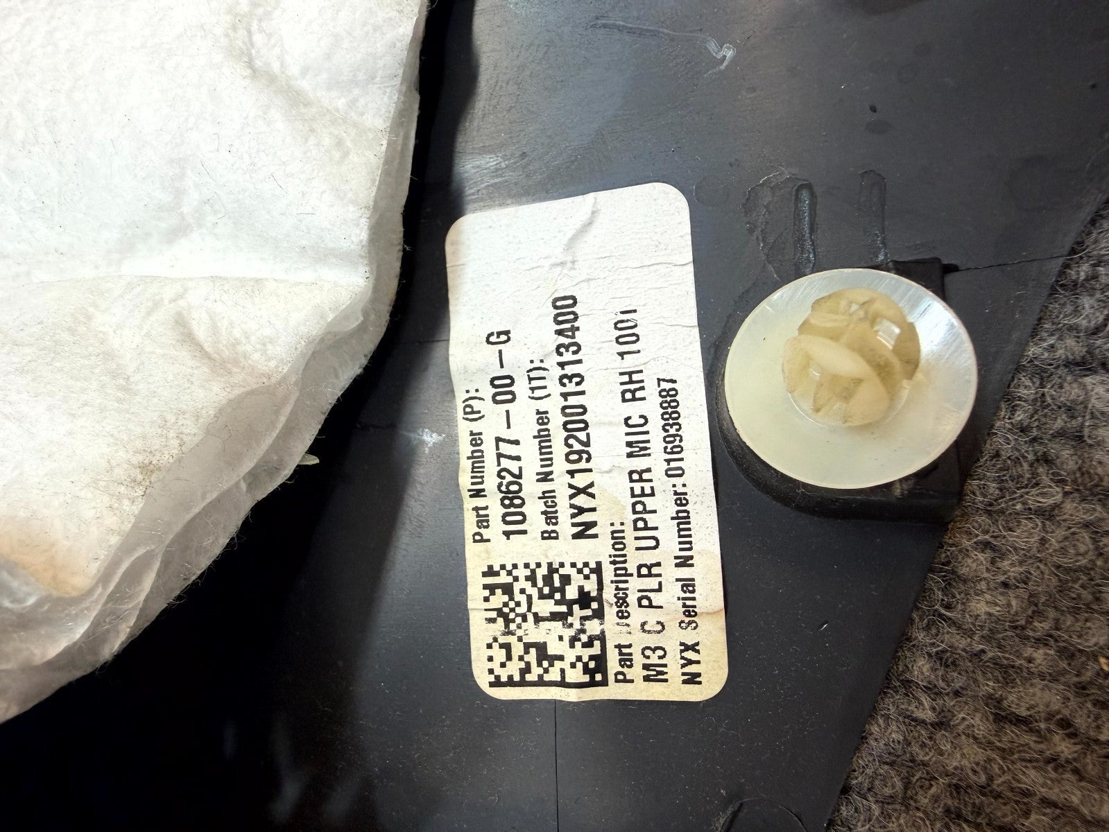 17–23 TESLA MODEL Y3 REAR RIGHT SIDE UPPER C PILLAR COVER TRIM OEM, 1086277-00-G
