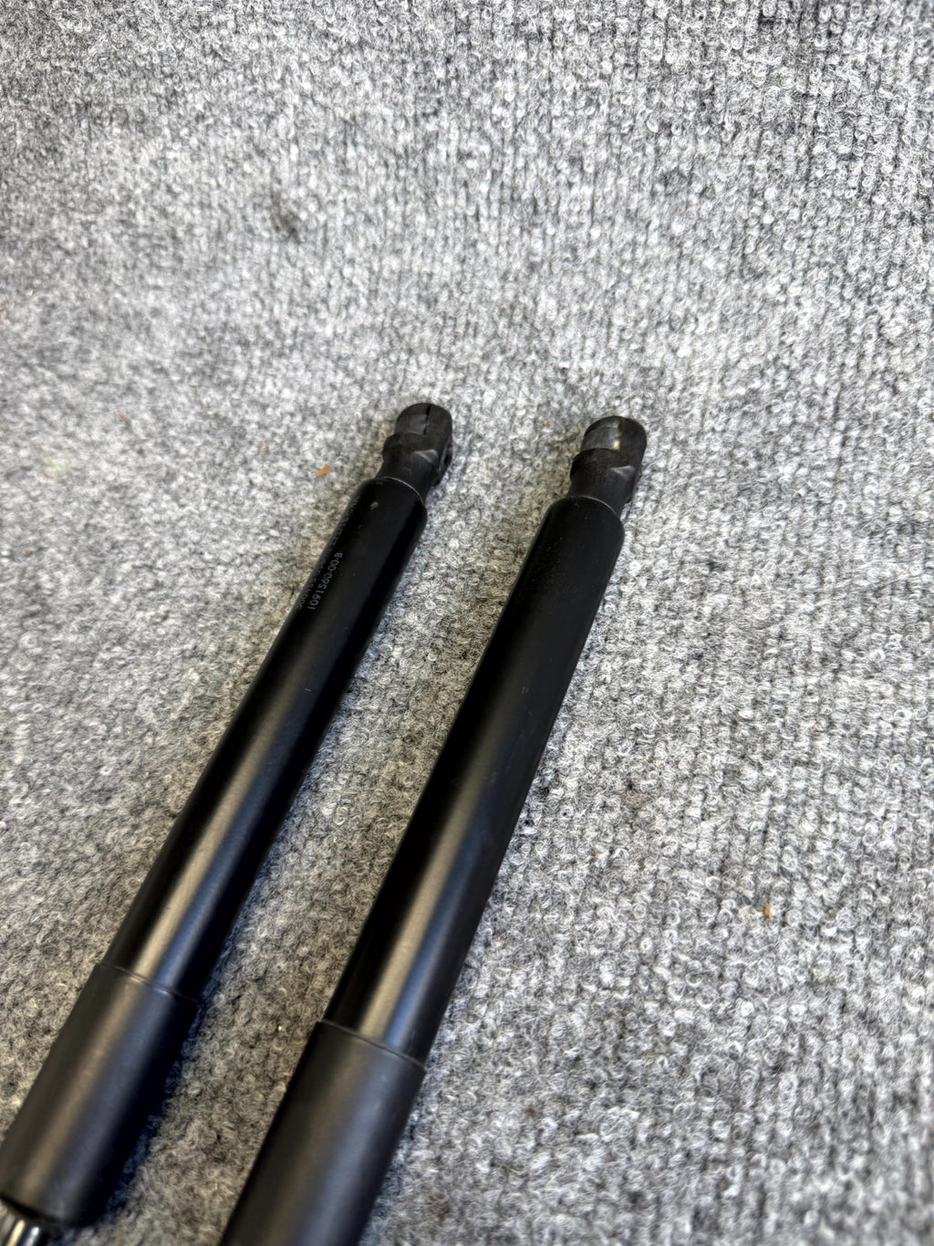 2017 – 2023 TESLA MODEL 3 REAR LEFT & RIGHT TRUNK SHOCK STRUT OEM, 1091560-00-B