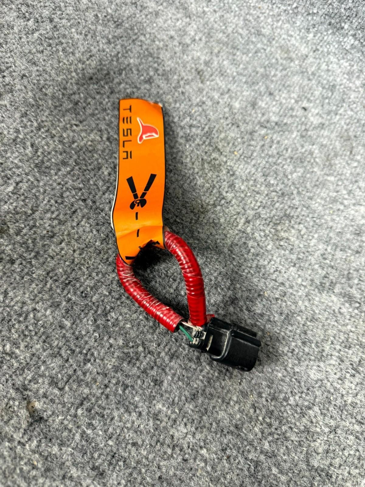 12-20 Tesla Model S MS Emergency Power Cut Off Loop Disconnect OEM, 1015585-00-A