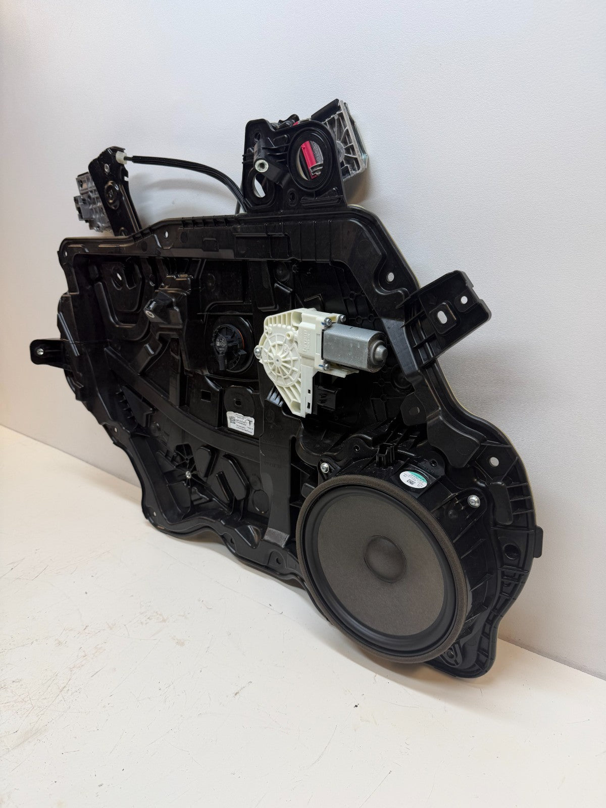2020-2024 Tesla Model Y Front Left Window Regulator Motor Closeout 1495510-00-J