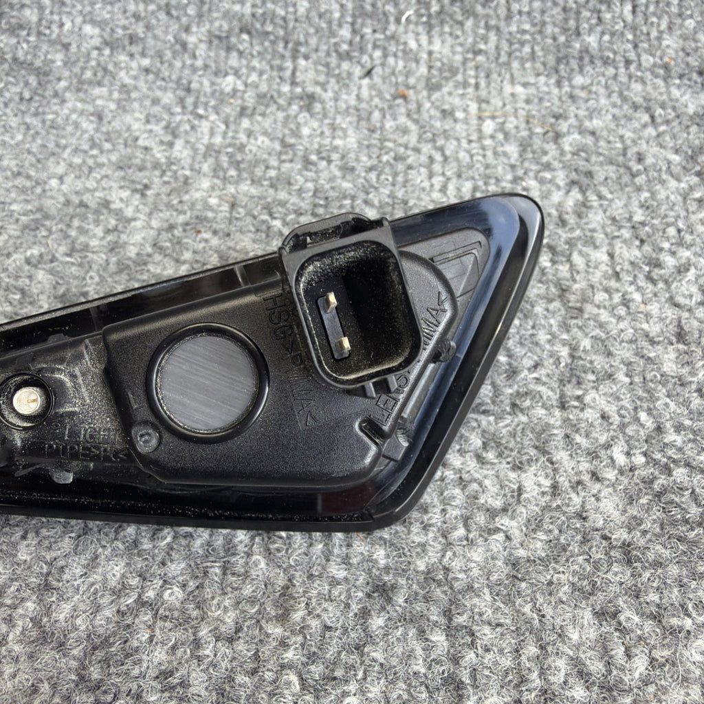 17-22 Tesla 3 Y OEM Left Side Fender Signal Camera 1495864-20-D /broken tab