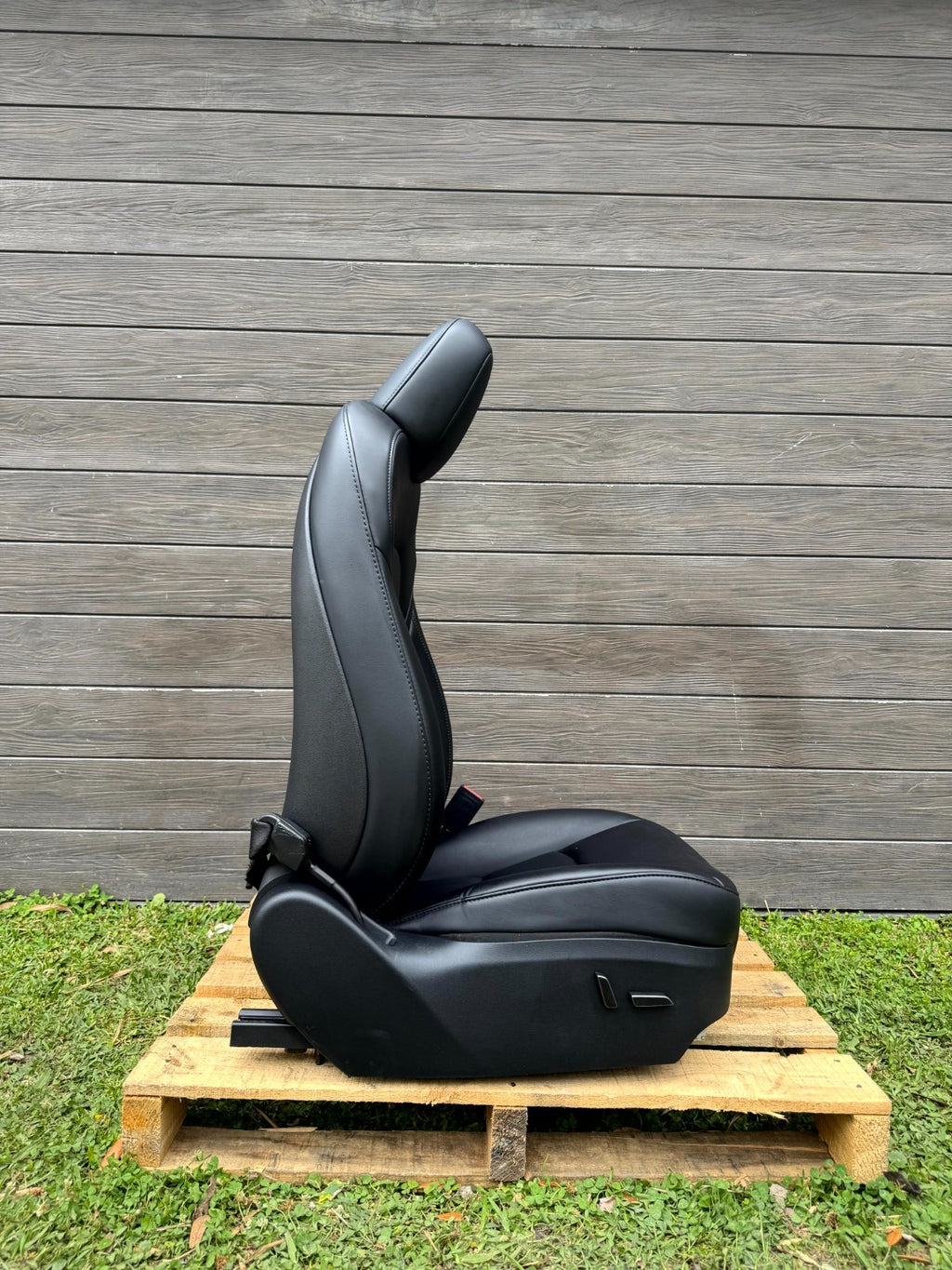 2020 - 2024 TESLA MODEL Y FRONT RIGHT SIDE 1ST ROW FULL SEAT OEM, 1104007-00-D
