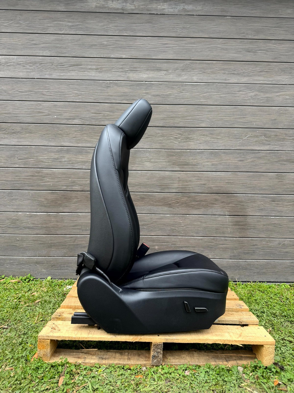 2020 - 2024 TESLA MODEL Y FRONT RIGHT SIDE 1ST ROW FULL SEAT OEM, 1104007-00-D