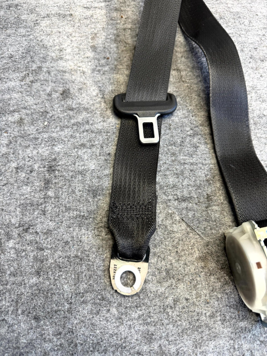 ♦️2012-2020 TESLA MODEL S REAR RIGHT SEAT BELT W/ RETRACTOR OEM, 1023136-00-C