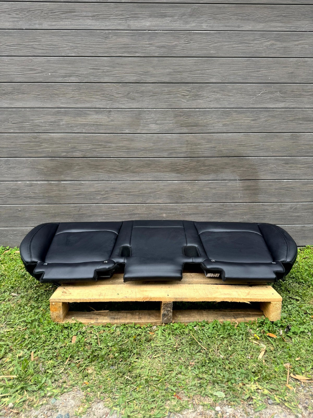2020-2024 TESLA MODEL Y REAR SECOND 2ND ROW LOWER SEAT CUSHION OEM, 1552127-01-A