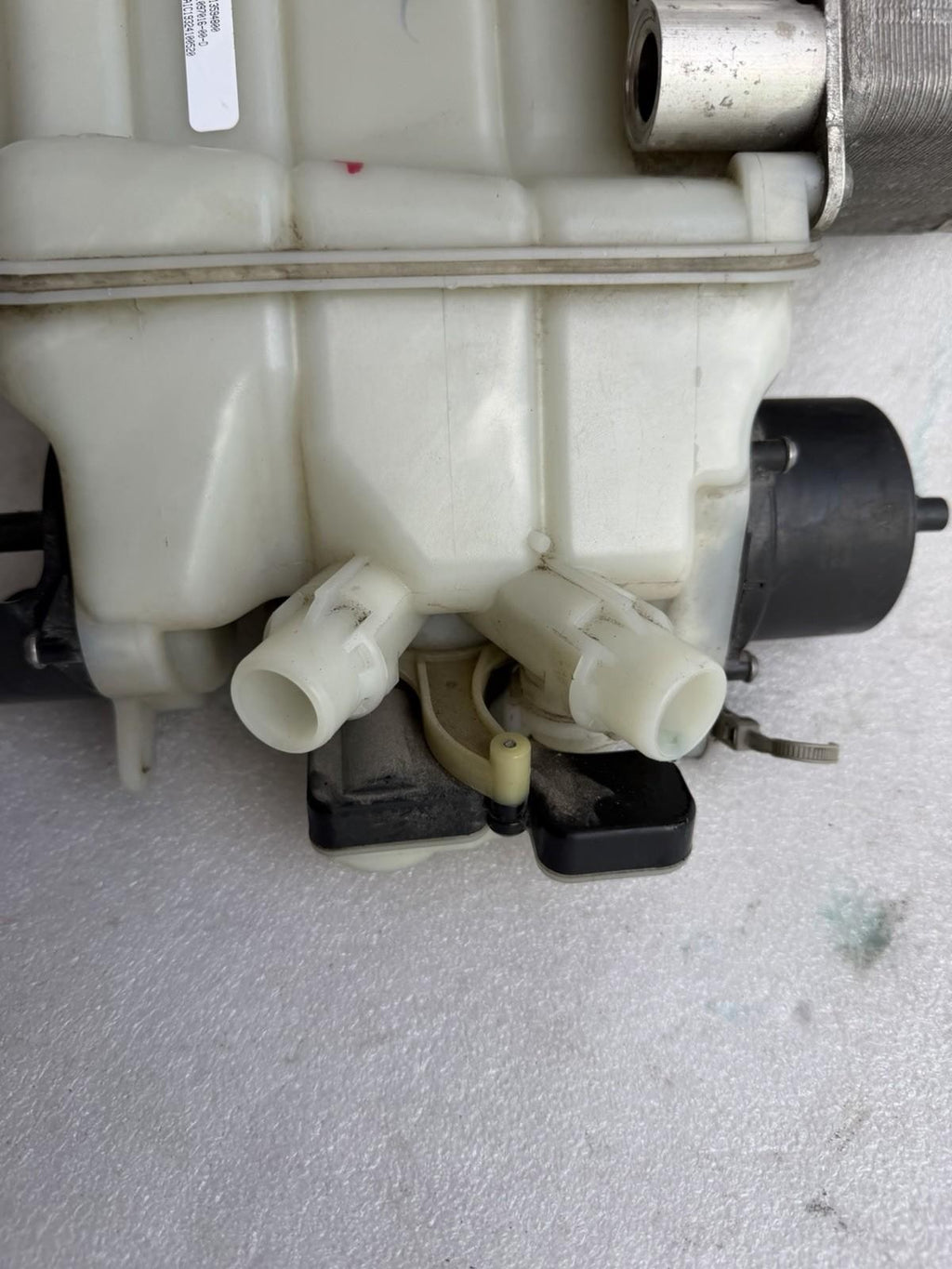 ♦️2017 - 2023 TESLA MODEL 3 COOLANT EXPANSION TANK WITH PUMP OEM, 1097016-00-D
