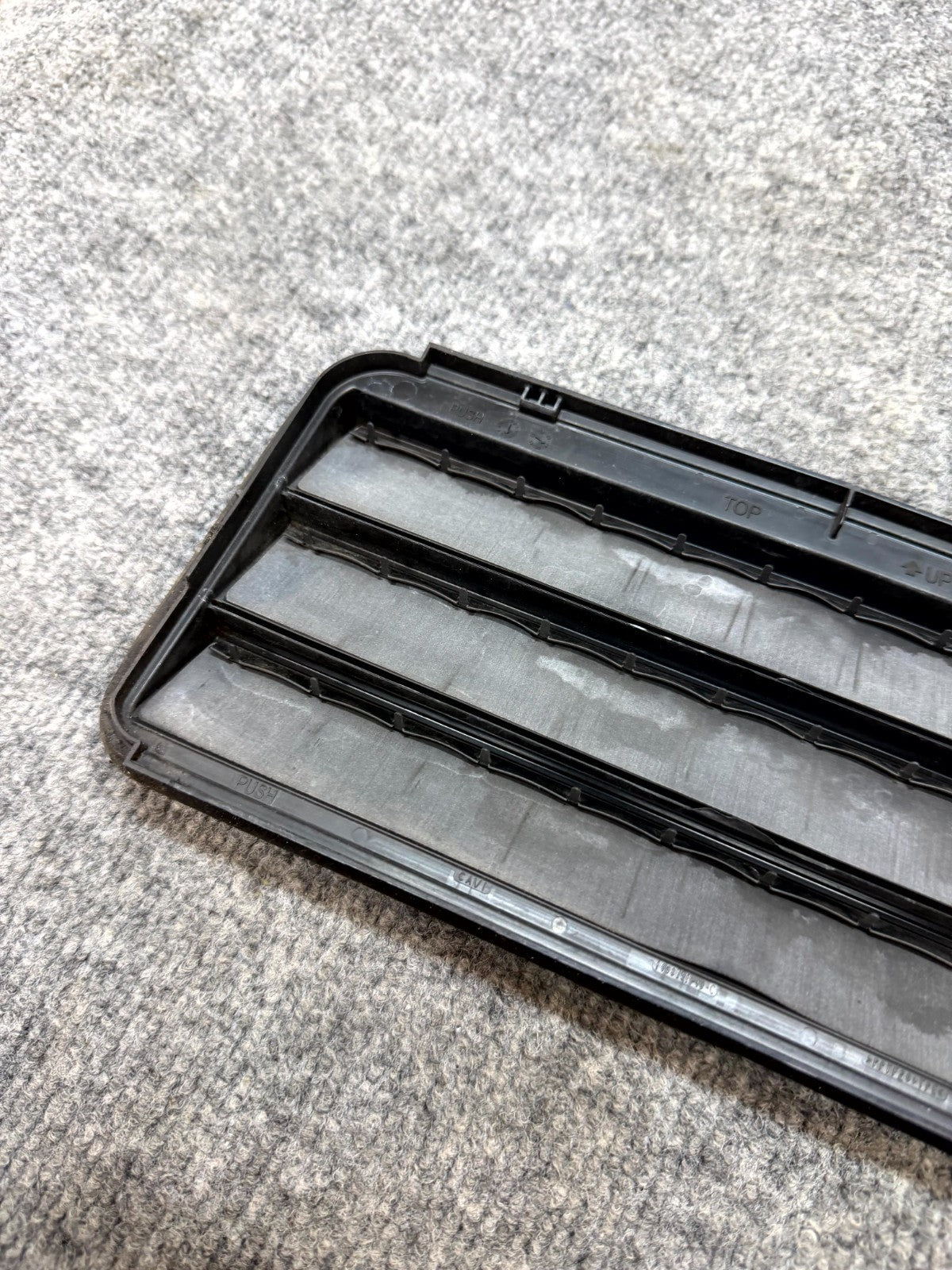 2017–2023 TESLA MODEL 3 AIR EXTRACTOR CABIN VENT GRILLE OEM, 1098751-00-C