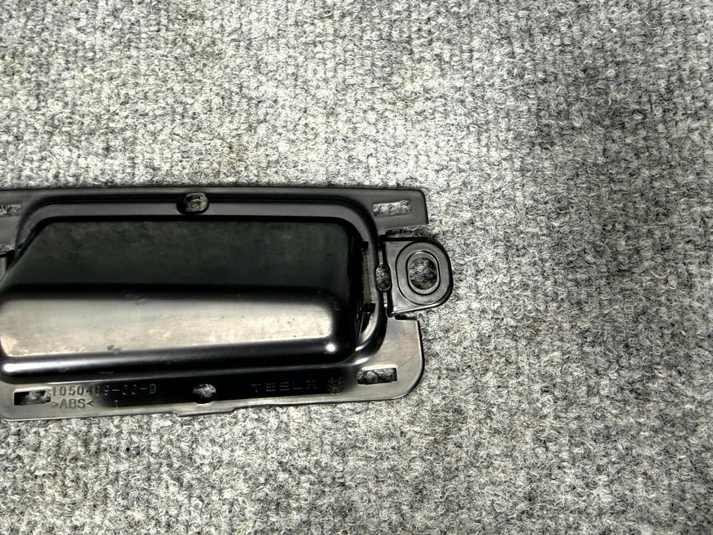 16-20 Tesla Model X Liftgate Back Door Trunk Pull Handle Cup OEM, 1050409-00-D