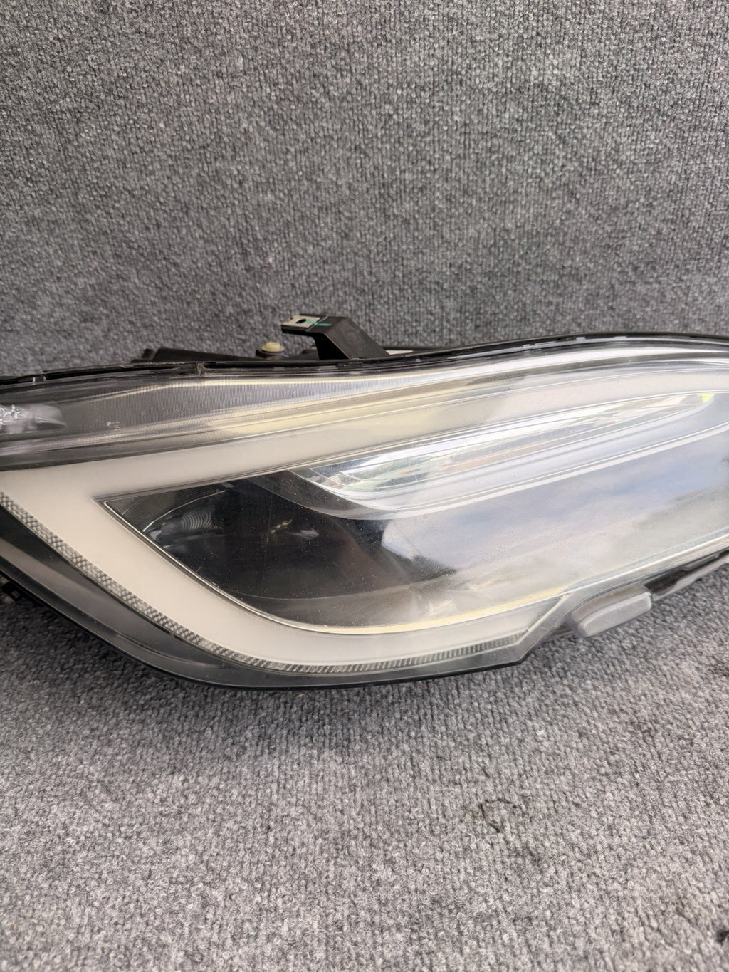 2012-2016 Tesla Model S HID DRL LED Right Side Headlight OEM 6005907-00-D